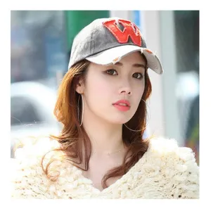 Hot Fashion Baseball Caps Summer& Autumn Casual Sports Caps Fashion Hats Women And Men Letter W Printed Snapback Hip-pop Adjustable Hats